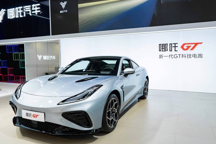 佛山高明区悦振特企业管理咨询哪吒汽车在智能汽车领域的表现，领途汽车在新能源汽车市场中的影响力